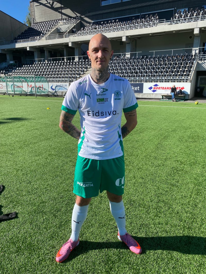 KAMMA-DEBUT: Thomas klar for livets første kamp som HamKam-spiller.