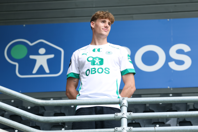 Ethan speider utover sin nye hjemmearena