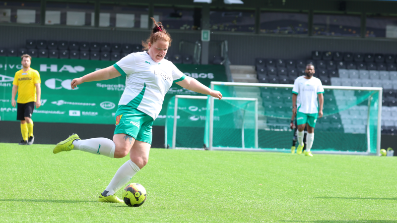 MÅL: Rebecka med to scoringer mot Asker.