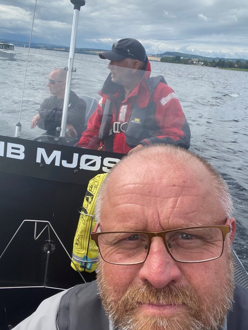 Rutinerte Petter (bak) førte rhiben med høy kvalitet.